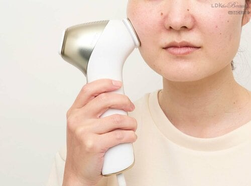使いやすさ：大きめサイズの割には軽いが細部には入りにくい 美顔器おすすめ イメージ2