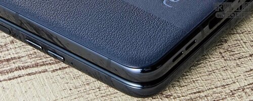 モトローラ「motorola razr 50 Ultra」 折りたたみスマホおすすめ イメージ