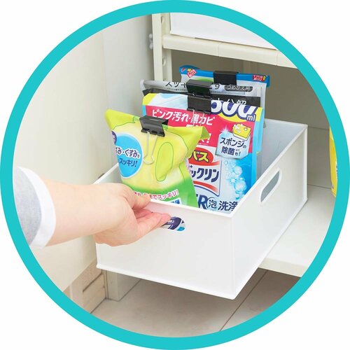 アイデア2:洗面台下収納は浅型ケースで見える化して管理 洗面所の収納アイデアおすすめ イメージ3