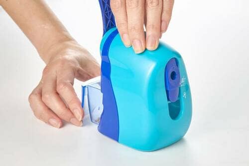 ゴミが飛び出さないようロックがある 手動鉛筆削りおすすめ イメージ