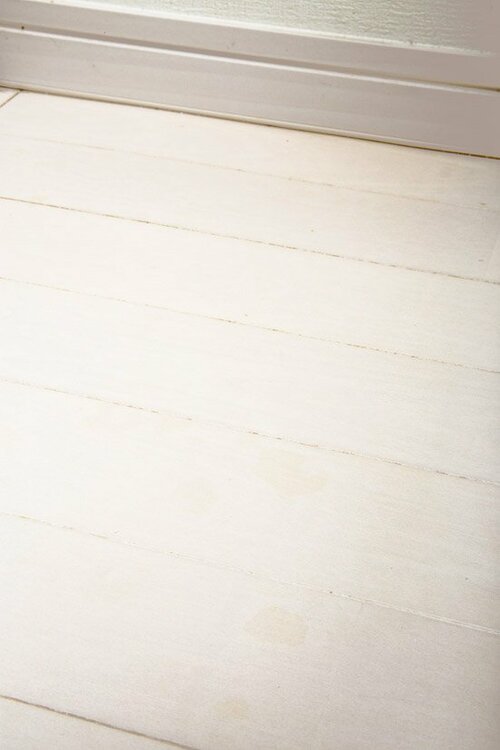 お茶ジミもハイターの力でスッキリ、白さが復活します