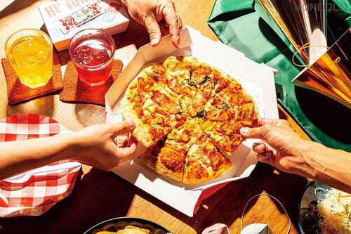 チキン&マヨ&コーンと照り焼きが香ばしい! ドミノピザ「炭火焼チキテリ(Mサイズ)」おすすめ イメージ