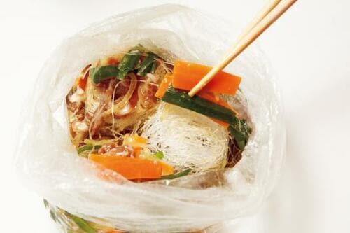 あの韓国料理のチャプチェも 手作りのレトルトに早変わり