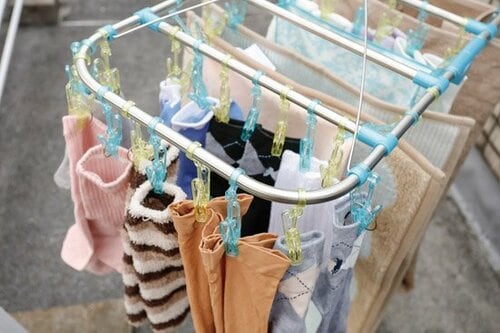 42個のピンチが自在に動かせる小物を干す場所には多めに設置 イメージ