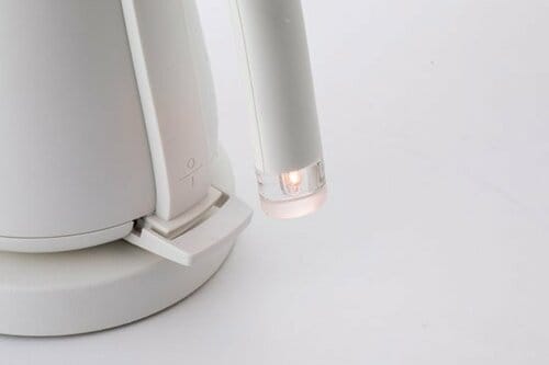 湯量調節がラクラク注ぎやすさ重視の電気ケトル イメージ2