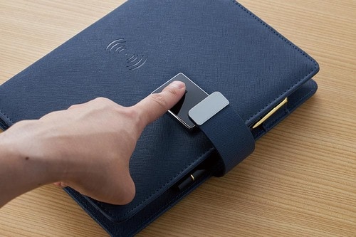 指紋認証で秘密をブロック イメージ