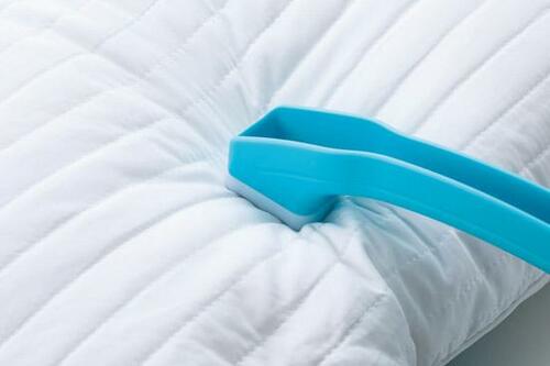 厚手の布団もがっつり掴む安定感は随一の出来
