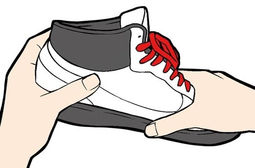 靴＆靴下の消臭も！ 履く前の靴に粉を入れるだけ!! イメージ3