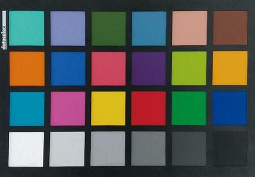 【総評B】Moto G6 Plus暖色系で人物撮影や料理に適します イメージ