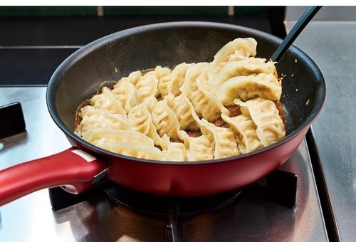 均一に焼けて返しもラクちん！ フライパンおすすめ イメージ