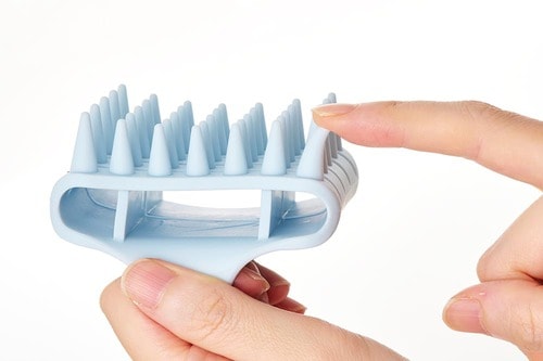 シャンプーブラシを使った方がいい理由 シャンプーブラシおすすめ イメージ