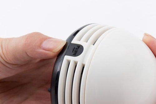 消しカスも食べこぼしも デスク用掃除機は便利！ イメージ3