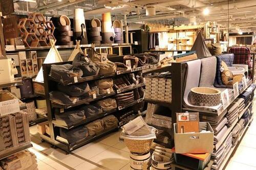 カインズの売り場