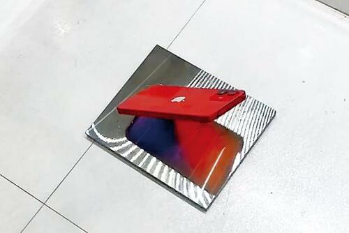 落下テストでは傷付かず！でも鉄球には耐えられませんでした イメージ3
