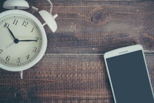 【ギモン1】スヌーズ機能でも起きられない…どうしたら？ イメージ