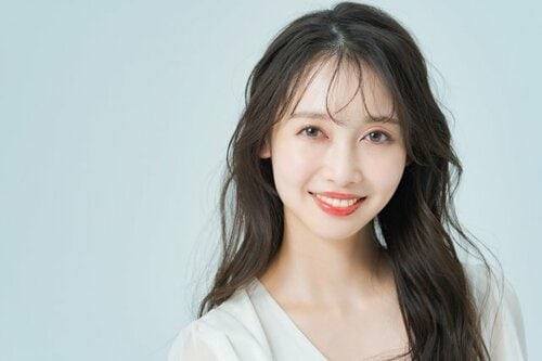 透け感のあるツヤ肌はメイクで叶えられます ファンデーションおすすめ イメージ