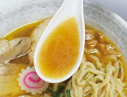 鶏をまるごと味わう！新旬屋の金の鶏中華 イメージ2