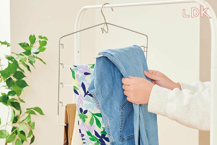 春服、ほぼこれに掛けとけばいいやん。ニトリの5段ハンガー、噂通りの機能性でした【LDKがジャッジ】