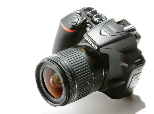 10位: 小型で低価格なお気軽カメラニコン「D3500」