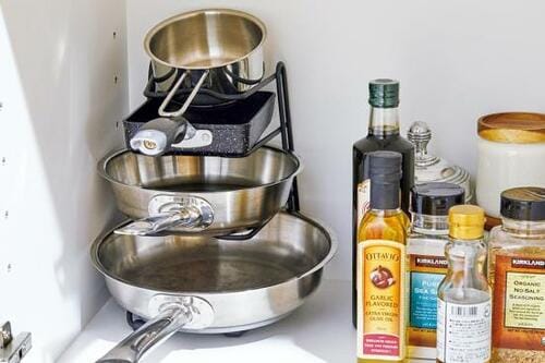 300円でも頑丈！ダイソー「置くフライパンラック」 イメージ2