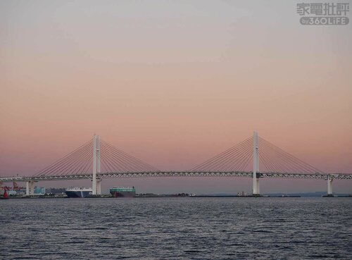 オートWB:夕景は暖色寄りにまとめる傾向あり フルサイズミラーレスカメラおすすめ イメージ2