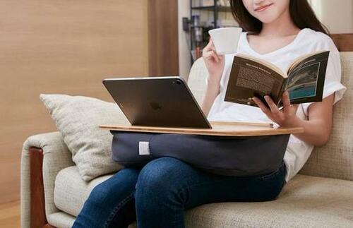 PCもタブレットもソファで快適操作「Yogibo Traybo2.0」 イメージ3