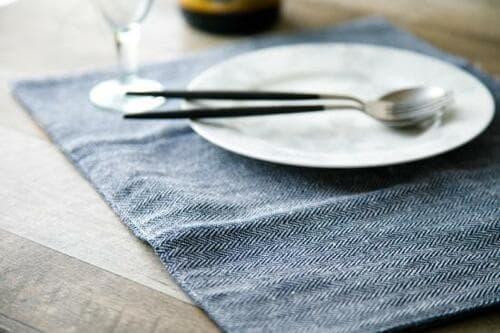 100均に見えない質感の良さで 毎日使えるランチョンマット イメージ