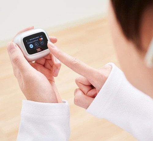 ケースの液晶画面でも専用アプリでも操作できる MONOQLO 2025ベストバイおすすめ イメージ