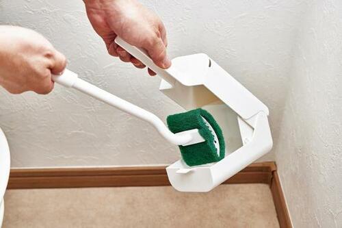 「片手で開閉できるトイレクリーナー」3