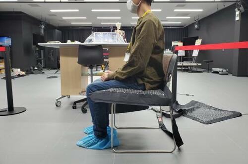 テスト2：姿勢の安定感［配点：35点］ 椅子用クッションおすすめ イメージ