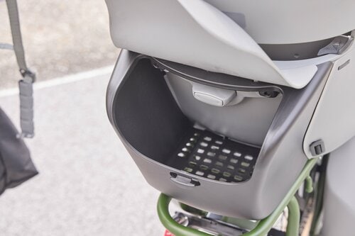 子どもを乗せやすいリアシート＆クッションがやさしい後ろ乗せシート 電動アシスト自転車おすすめ イメージ5