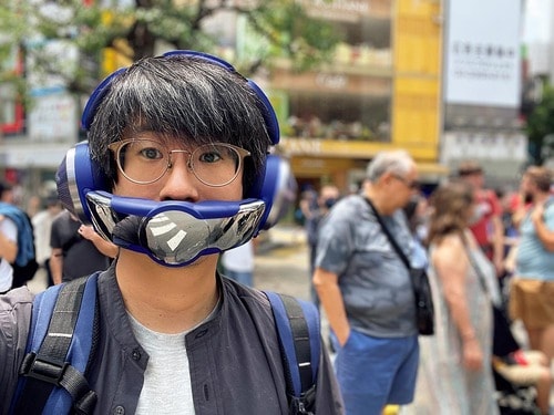 シールドを装着すると周囲の目は気になる? 空気清浄ヘッドホン「Dyson Zone」おすすめ イメージ2