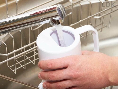 給水がカンタンで持ち手も握りやすい LDKベストバイジョウロおすすめ イメージ