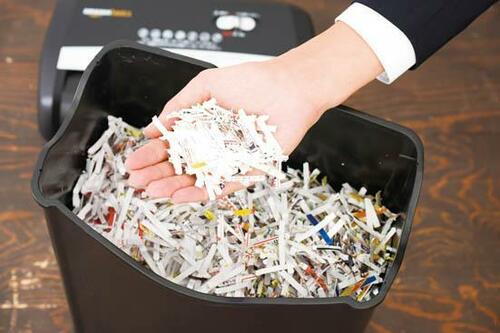 いまやひとり一台の時代かも？便利な家庭用シュレッダー イメージ