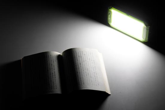 ライトになるモバイルバッテリーを5つで項目で徹底検証!