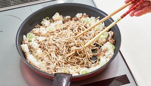 冷凍したそばはもり・かけより炒めて! イメージ2