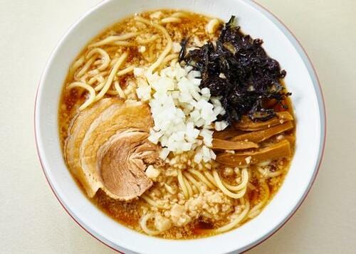 背脂たっぷりなのに後味すっきり!燕三条「らーめん潤」の中華そば