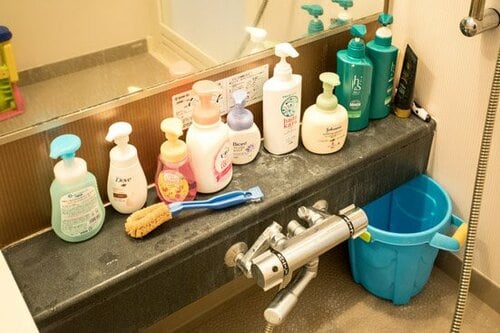 お風呂のぬるぬる汚れ…見直すべきは収納方法でした イメージ