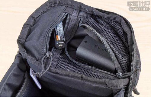 【使い勝手】小物収納のポケットが充実 カメラバッグおすすめ イメージ2