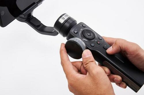 本格的な映像を撮るならZhiyun「SMOOTH 4」