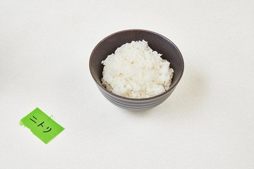 炊飯時間:18分(少量向けの「高速炊飯」コース)食感 :1/5点 エレコム「LiFERE 小型IH炊飯器」おすすめ イメージ