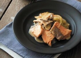 【下味冷凍】鮭とエリンギのヨーグルトみそ漬けの献立おすすめレシピ｜『LDK』が紹介