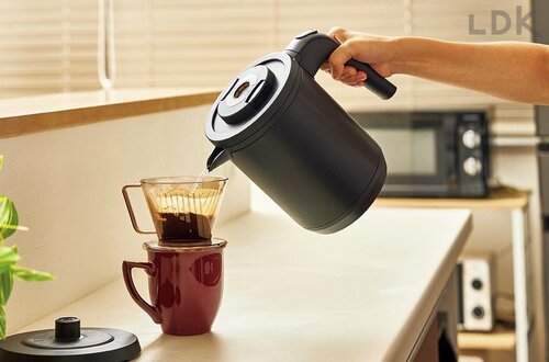 ピンポイントで注ぎやすい おしゃれな電気ケトルおすすめ イメージ2
