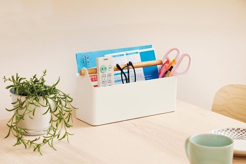 仕切りが絶妙でスッキリ片付く「ペン＆レタースタンド」 イメージ2