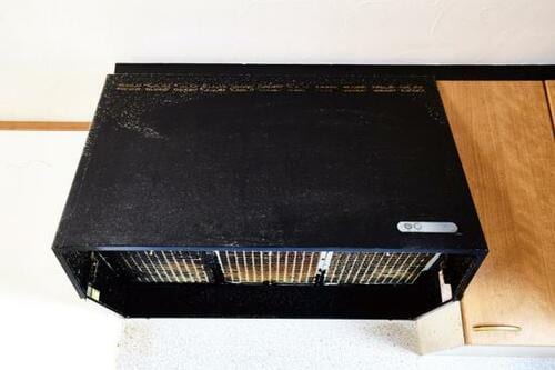 レンジフードのギトギト汚れは 食器用洗剤で撃退できます! イメージ