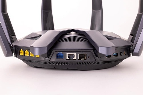 10Gbpsと高速なSFP+ポートが便利 イメージ