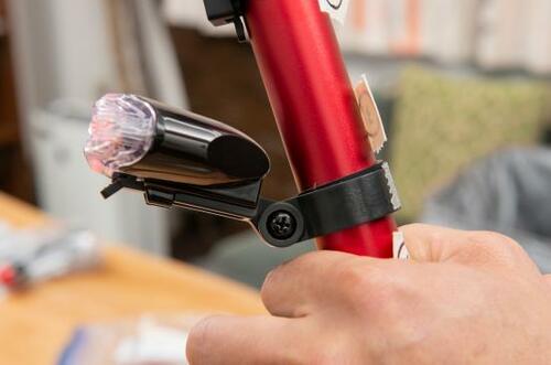 5位: パナソニック「LEDスポーツかしこいテールライトNSKR603」 自転車用テールライトおすすめ イメージ