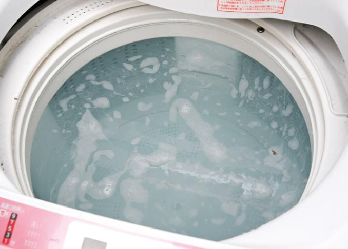 ただの水を“アレ”にすると、洗濯機のニオイ問題が解決するってご存知ですか？