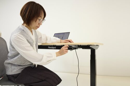 注目の電動昇降デスク! FlexiSpot「E7H」は見事にベストバイ! FlexiSpotの電動昇降デスクおすすめ イメージ