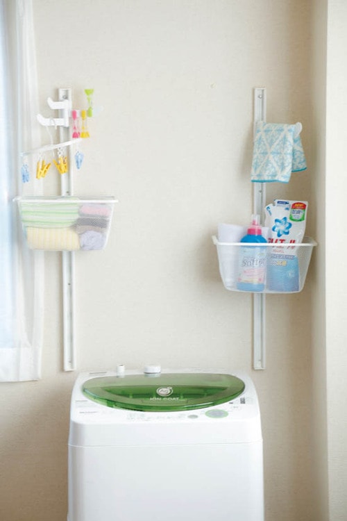 洗濯機の上の空間を上手に利用支柱に収納をつける大人気アイテム イメージ